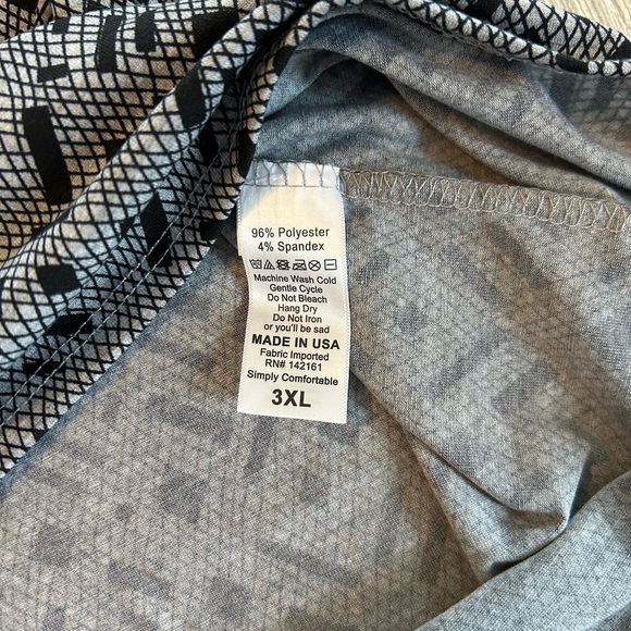 LuLaRoe Unisex Patrick T Shirt Simply Comfortable Gray & Black NWT New Size 3XL. - Picture 4 of 8